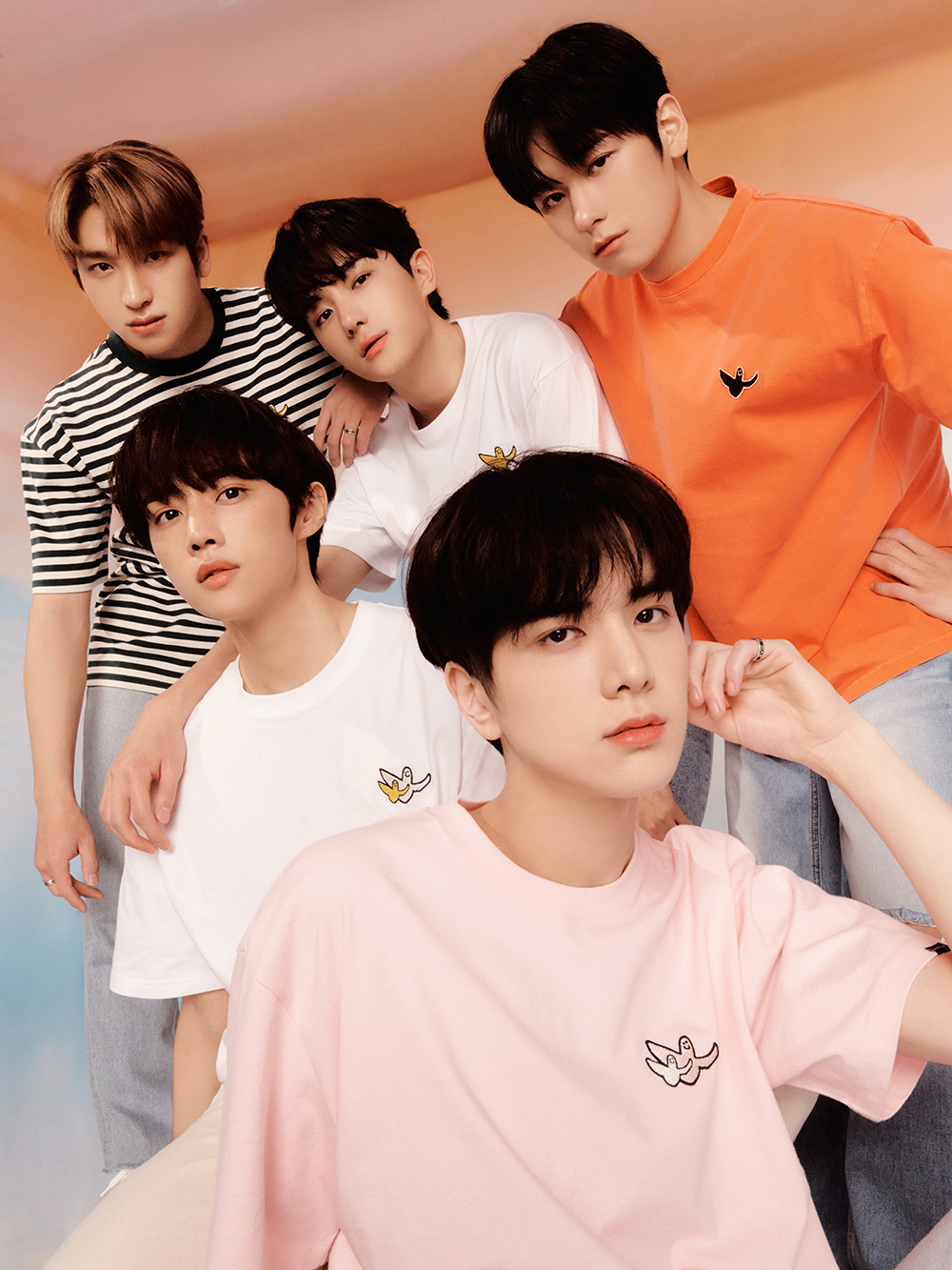 THE BOYZが韓国のストリートブランド「What it isNt」のモデルに